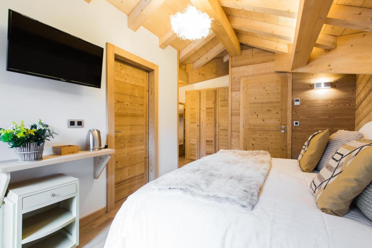 ชาเลต์ ซูร์ เล มงต์ มอร์ซีน Bed & Breakfast มงทริองด์ ภายนอก รูปภาพ